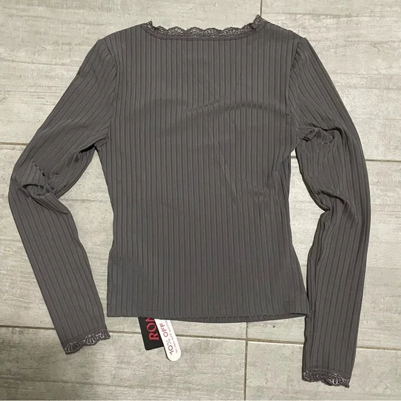 ROMWE Gray Ribbed Top - Picture 2 of 4